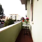 アパート 1km Dalla Torre Appart. Con Balcone E Posto Auto ピサ