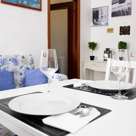 Apartman 1km Dalla Torre Appart. Con Balcone E Posto Auto *