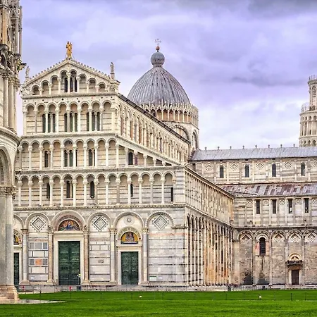 1km Dalla Torre Appart. Con Balcone E Posto Auto Apartman